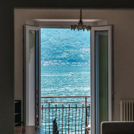 Da Flora - Wonderful Lakefront View アパート Colonno